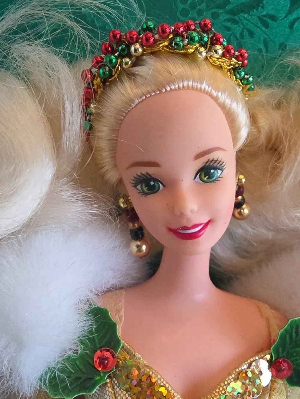 Mattel 1994 Happy Holidays Special Edition Barbie Doll